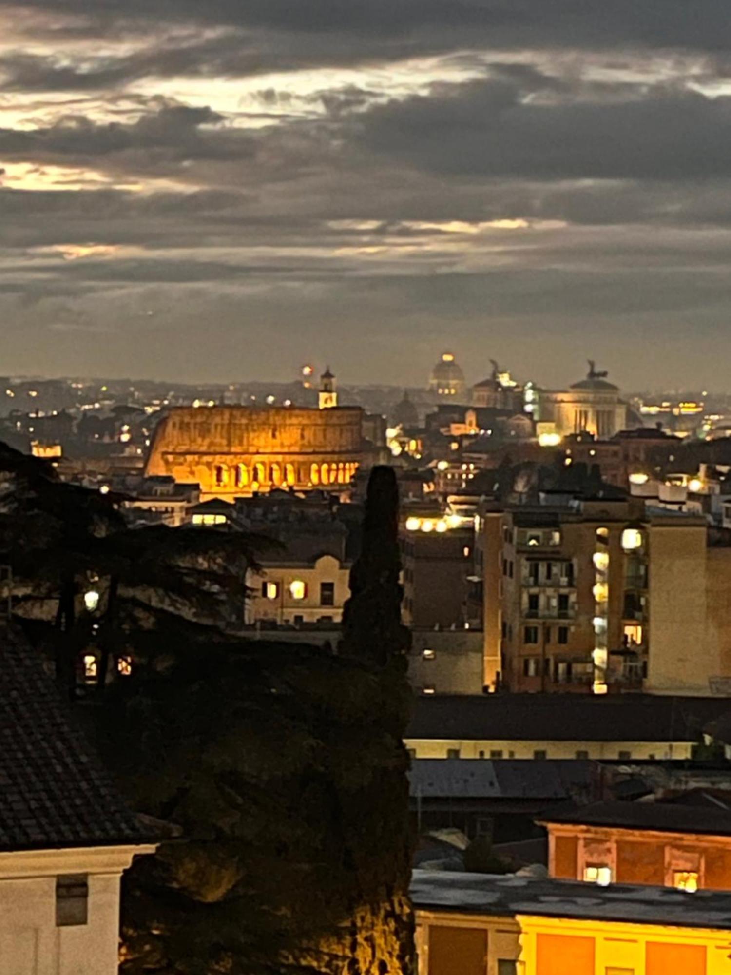 Colosseum Deluxe Рим Экстерьер фото